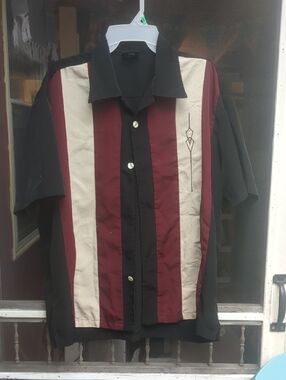 Men's Short Sleeve Button-Up Shirt in Black, Burgundy & Cream